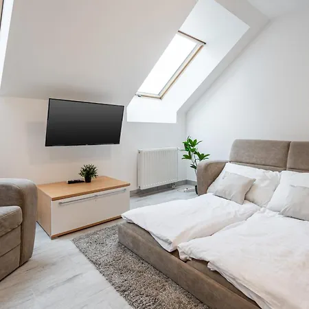 D16 - Gozsdu Garden - Location By Bqa Apartament Budapesta