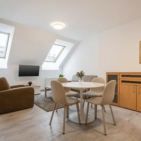 Apartman D16 - Gozsdu Garden - Location By Bqa *