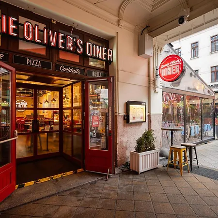 Apartman D16 - Gozsdu Garden - Location By Bqa *