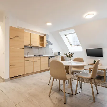 D16 - Gozsdu Garden - Location By Bqa Apartman Budapest