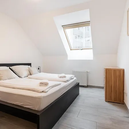 D16 - Gozsdu Garden - Location By Bqa Apartman *